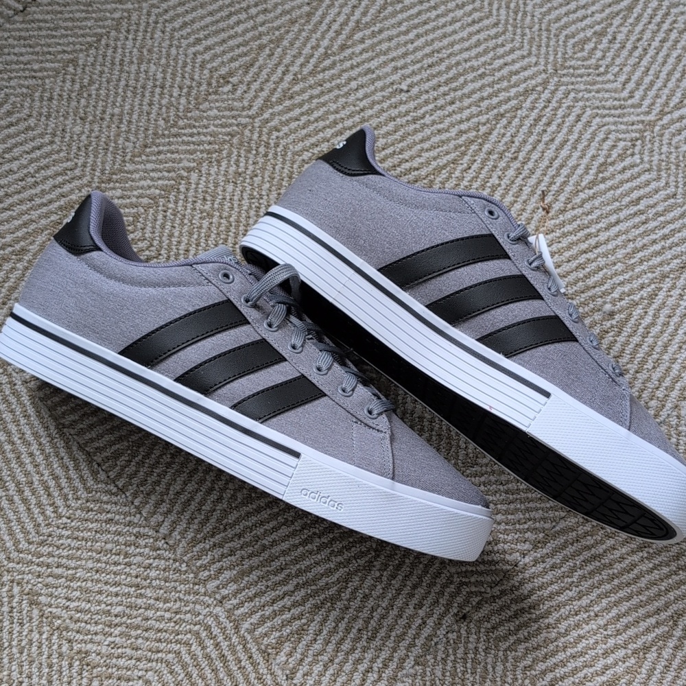 New adidas Men’s Daily 4.0 Gray Core Black White Canvas Sneakers Size 12